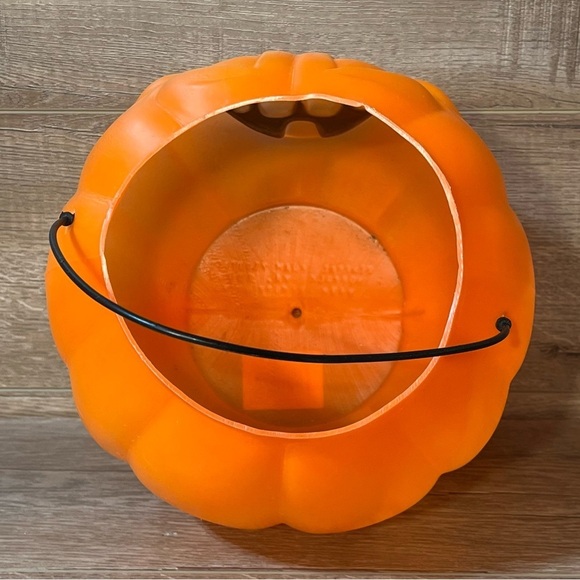 Vintage Halloween Blow Mold General Foam Pumpkin Jack O Lantern Candy Bucket - Picture 4 of 10